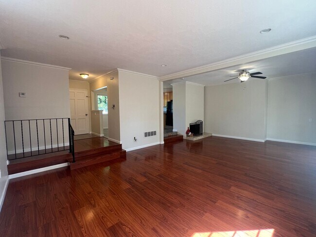 Photo - Blacow home for rent! $4000