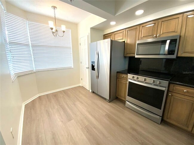 Building Photo - 6315 Shoreline Dr