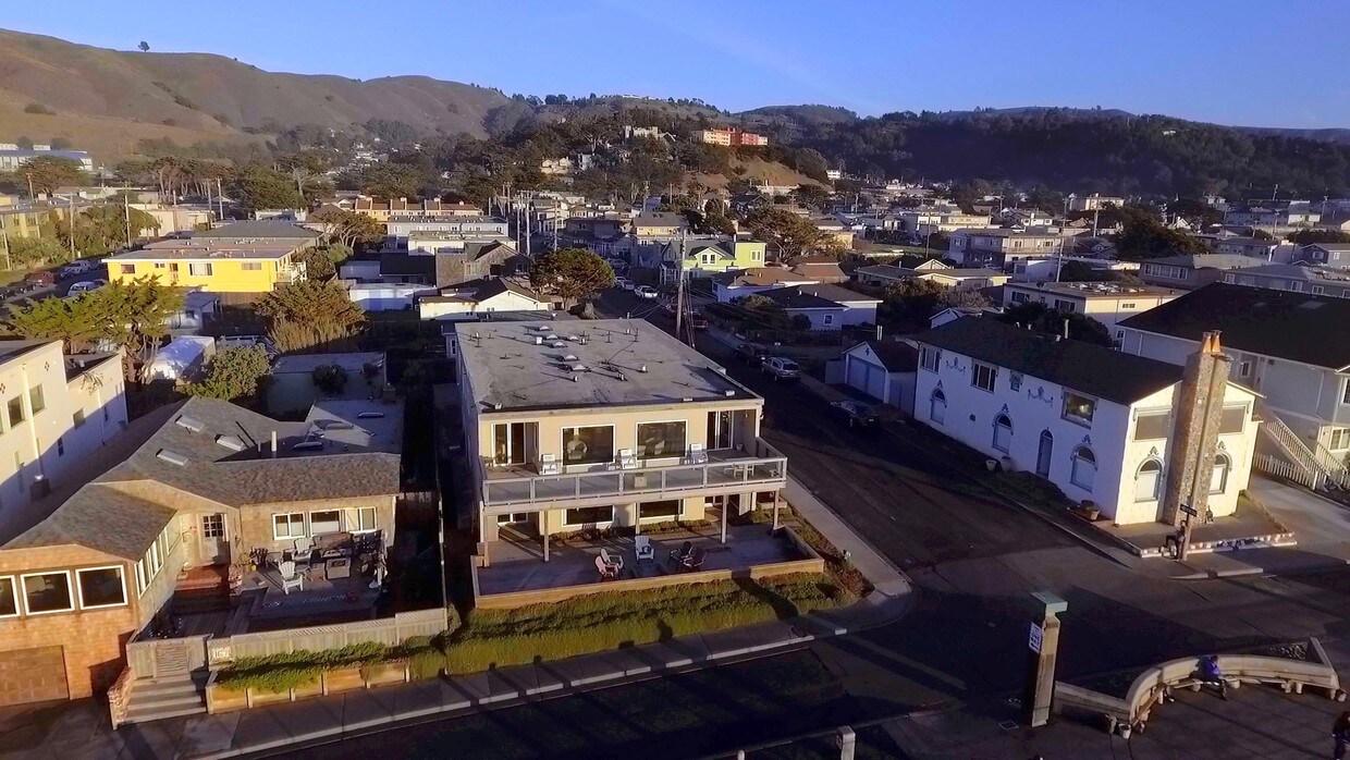 Primary Photo - 1 Carmel Ave