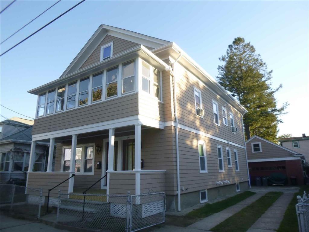 194 Oriole Ave Unit 1, Pawtucket, RI 02860 Room for Rent in Pawtucket