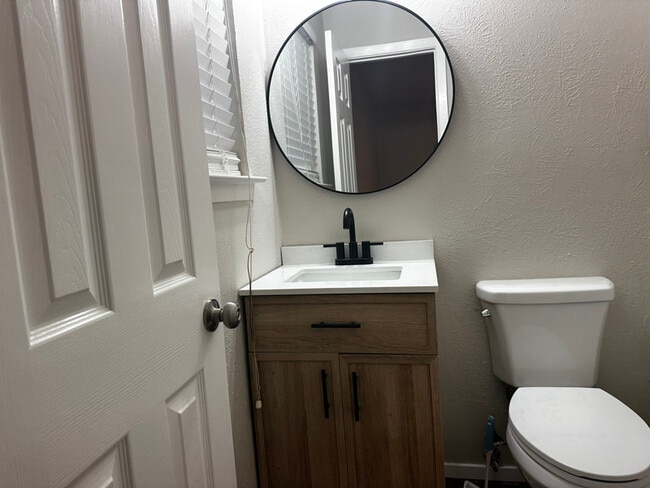 Foto del edificio - 557 NW Newton Dr