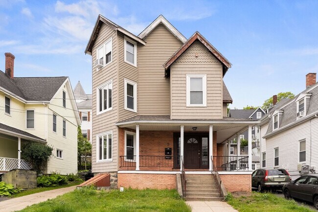 Foto del edificio - 72 Wyoming Ave