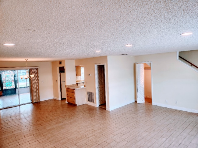 Building Photo - 695 A1A N