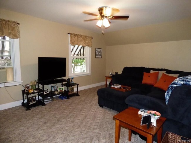 Upper living area - 119 Lincoln Ave