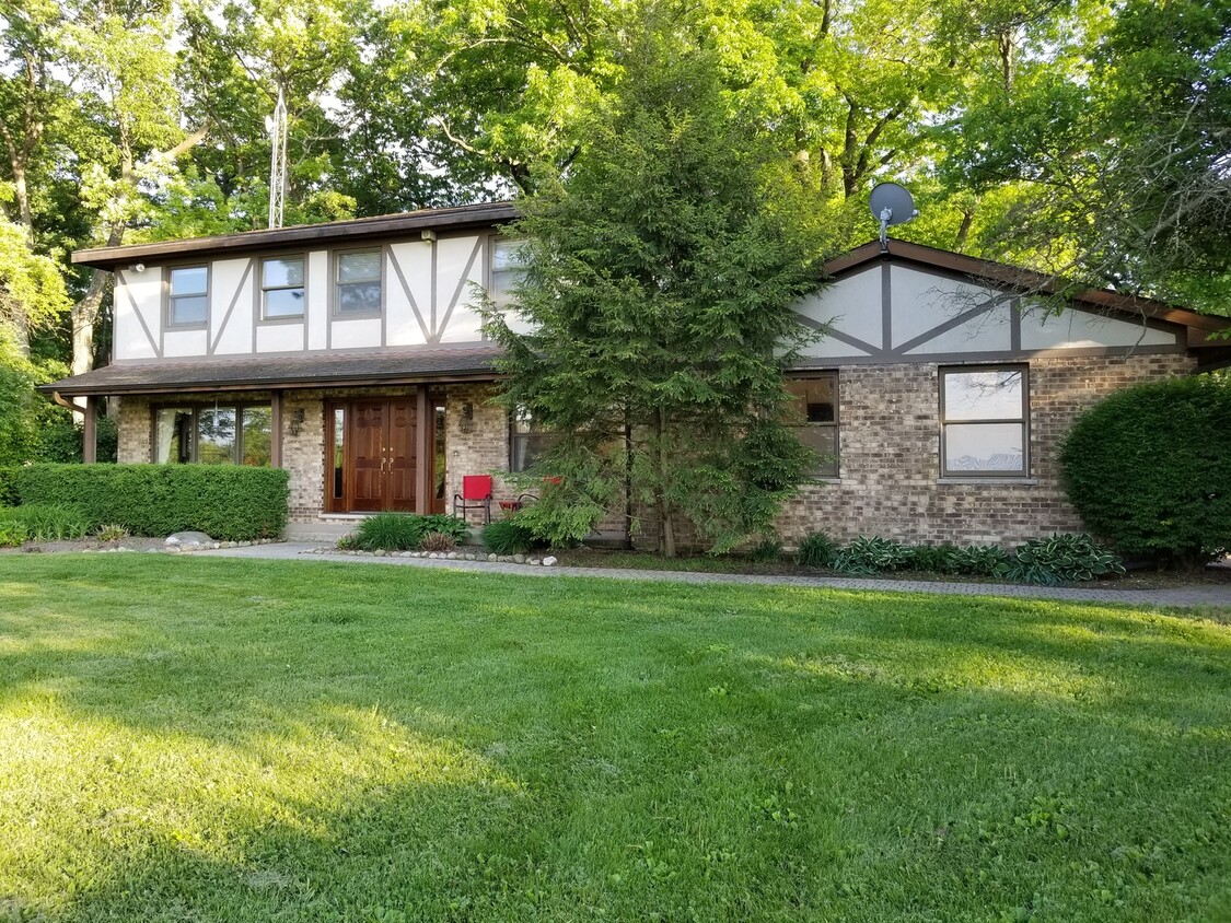 Foto principal - 30353 Dowell Rd