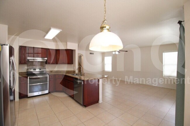 Foto del edificio - 4861 W Harrison St