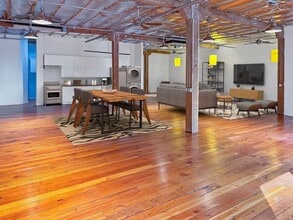 Building Photo - 629 J St