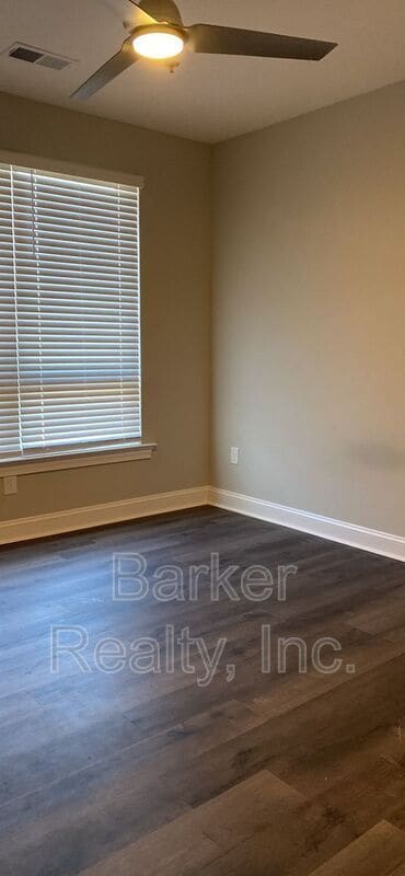 Building Photo - 414 S White St