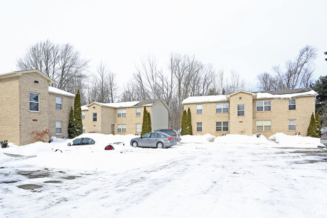 Building Photo - West Water Pines