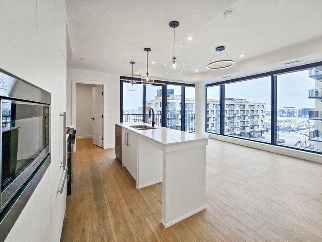 Photo du bâtiment - 8375 Broadcast Ave SW