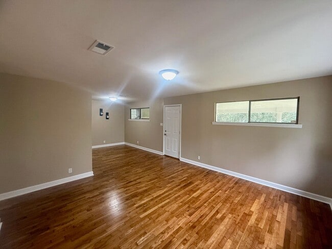 Building Photo - 150 Sun St