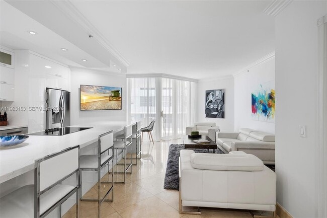 Foto del edificio - 4775 Collins Ave