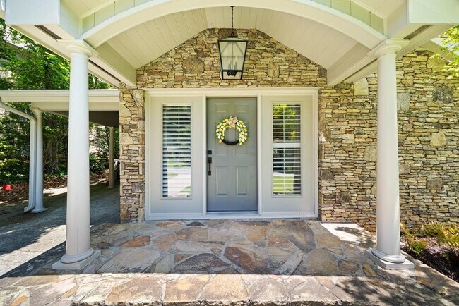 Building Photo - 3647 Keswick Dr