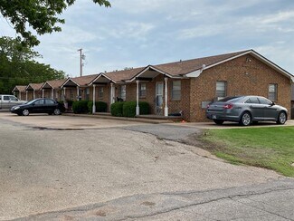 Building Photo - 715 E Kee St