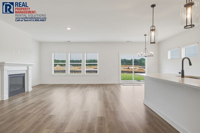 Foto del edificio - BRAND NEW luxury 5BD 4BA home w/ neighborhood pool! Triple Rockvale Schools! Internet included!