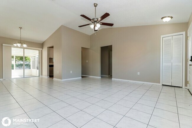 Building Photo - 252 Dolphin Ave SE, St Petersburg, FL 33705