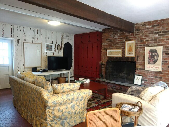 Foto del edificio - 6 Summer Hill Rd