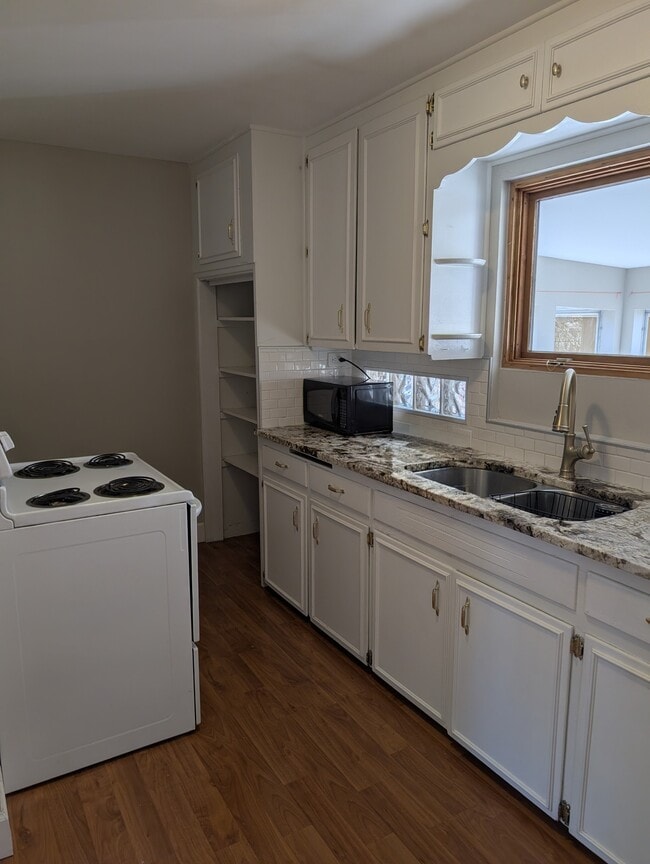 Photo - 1657 N Moline St House