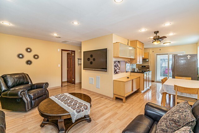 Building Photo - 9415 Sumac Rd