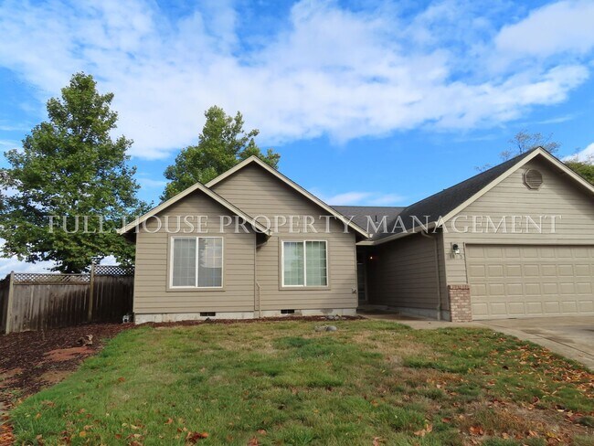 Building Photo - 3 Bed/ 2 Full Bath Single Family Home  in ...