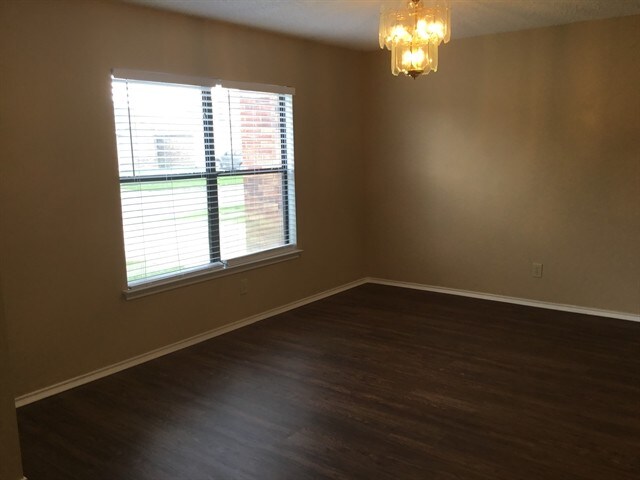Building Photo - 9811 Autumn Hollow