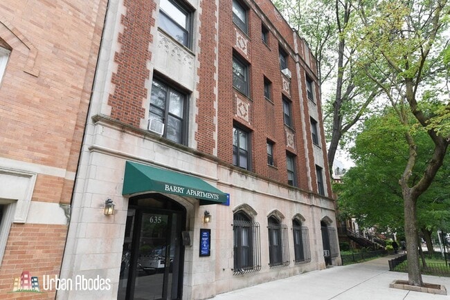 Building Photo - 604 W Barry Ave