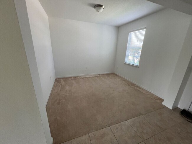 Building Photo - Spacious 4 bedroom, 2.5 bathroom house, no rear neighbors