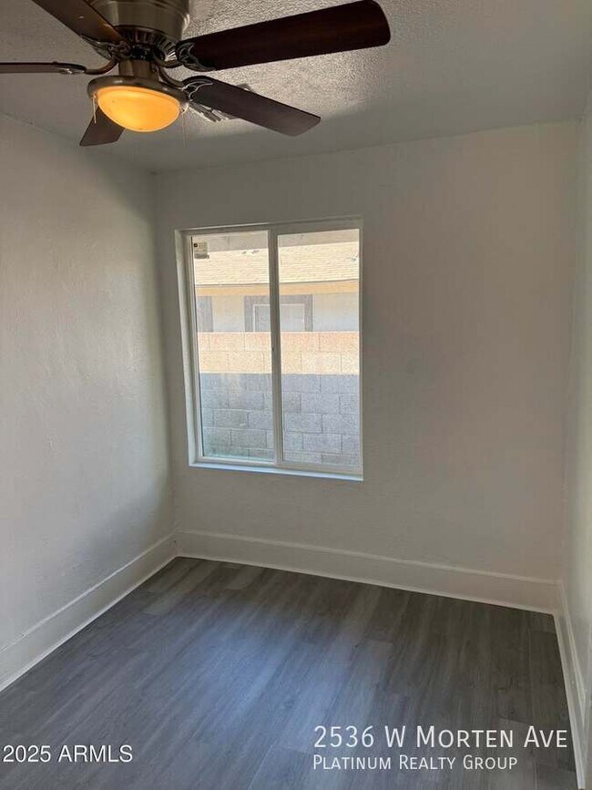 Foto del edificio - 2536 W Morten Ave