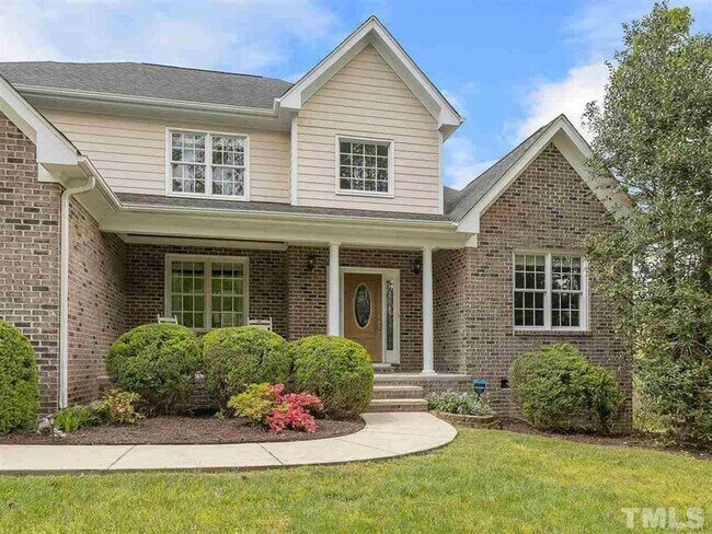 Foto del edificio - Beautiful Luxury Home In A Gated Community...