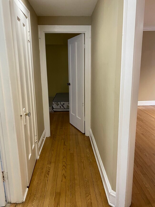 5929 N Artesian Ave Unit 0, Chicago, IL 60659 Condo for Rent in