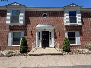 Building Photo - 2014 W Woodriver Dr