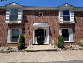 Building Photo - 2014 W Woodriver Dr