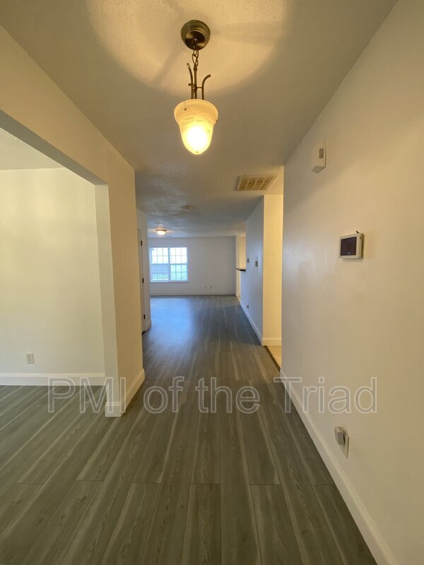 Foto del edificio - 202 Kinnley Ct