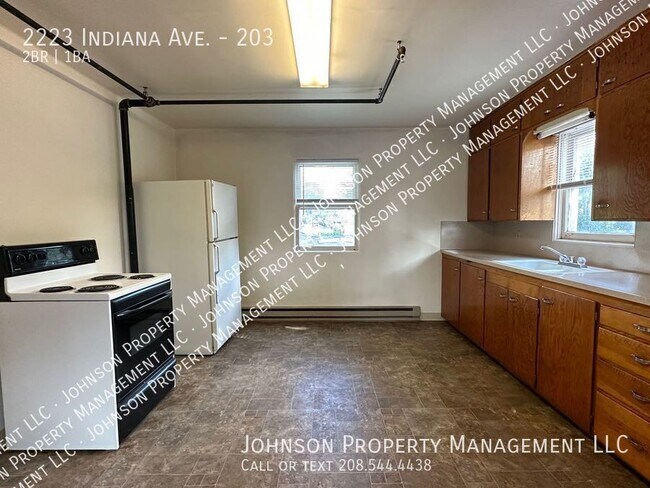 Building Photo - 2223 S Indiana Ave