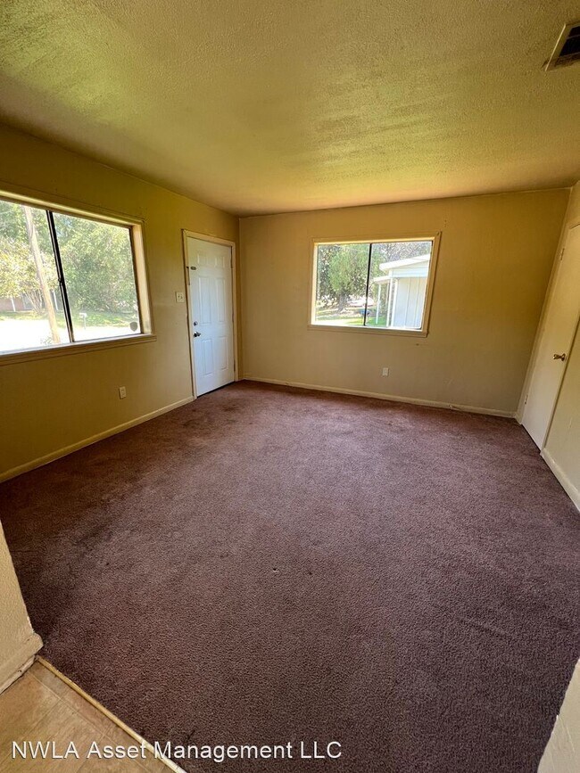 Building Photo - 3 br, 1 bath House - 1011 Norris St