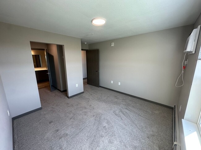 Interior Photo - Wobegon Crossings