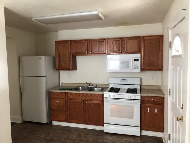 Building Photo - 2704 Highland Pl