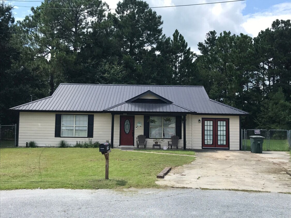 Foto principal - 999 Ridgeland Dr