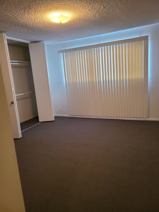 Foto del edificio - 5555 W 8th St