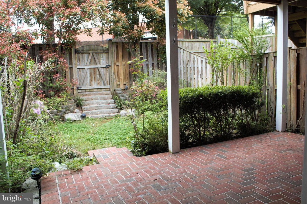 Foto principal - 5519 Upper Mill Terrace N
