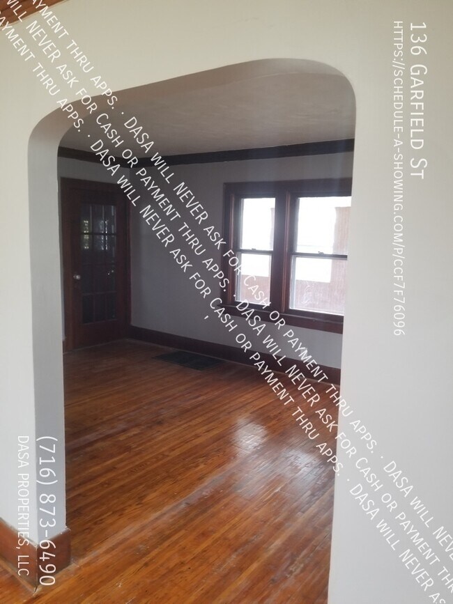 Building Photo - 136 Garfield - 3 Bed / 1 Bath