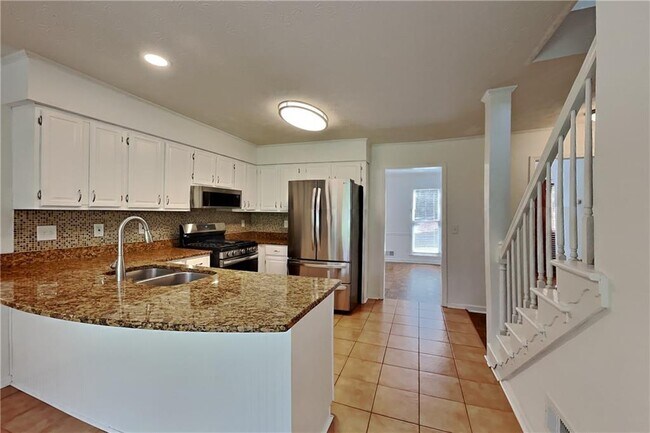 Building Photo - 4709 Crest Knoll Dr SW