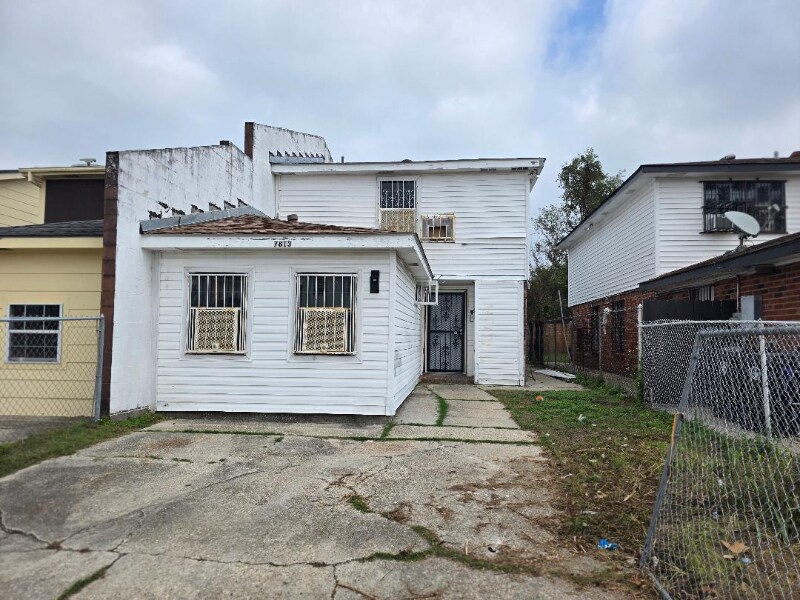 Foto principal - 7813 Star St