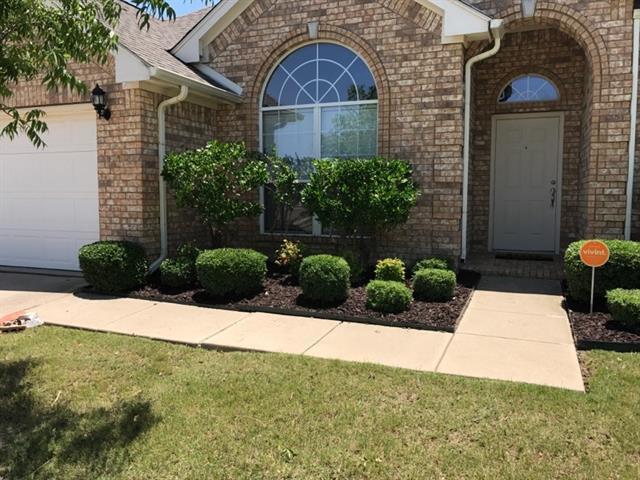 Building Photo - 2036 El Camino Dr