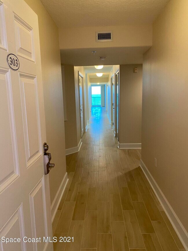 Foto del edificio - 735 N Hwy A1A