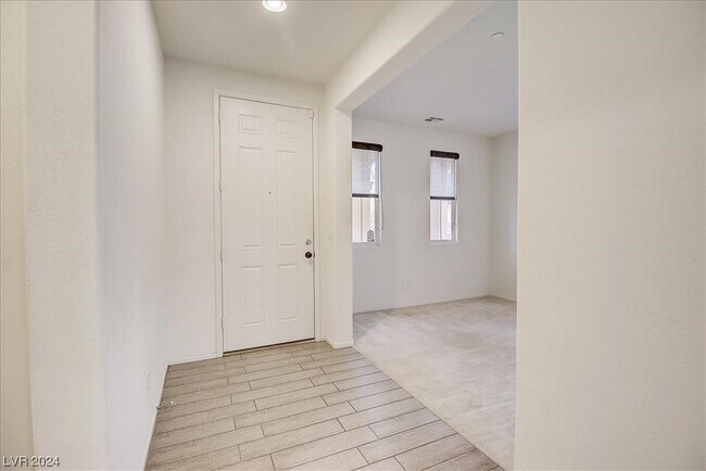 Foto del edificio - 3056 Camino Sereno Ave