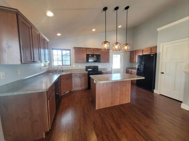 Foto del edificio - 4 bedroom in Billings MT 59106