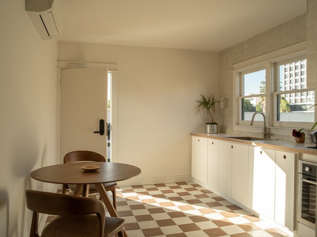 Foto del edificio - 4603 La Mirada Ave