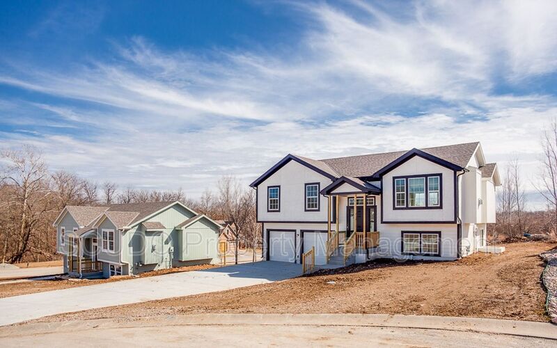 Foto principal - 19609 E 12th St Ct N