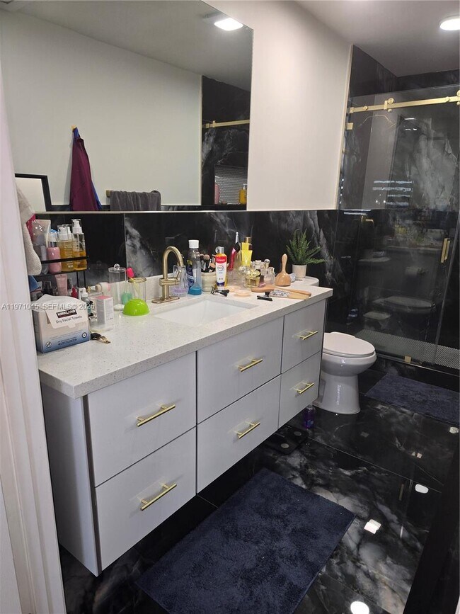 Foto del edificio - 869 W 37th St